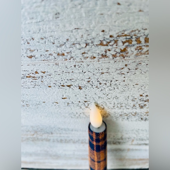 *Fall Plaid Realistic Flame LED Timer Taper - Picture 8 of 11